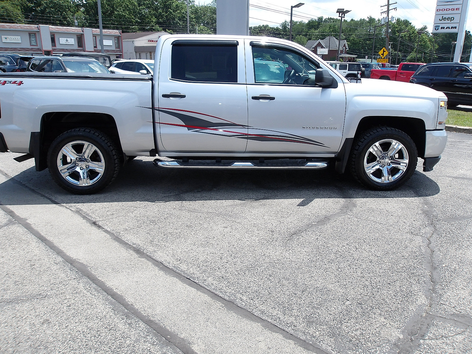 Used 2018 Chevrolet Silverado 1500 Custom w/ Custom Value Package AWD/4WD image 8