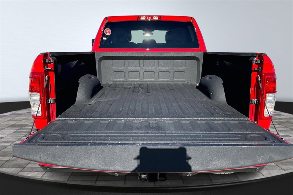 Used 2024 RAM 2500 Big Horn w/ Sport Appearance Package image 18