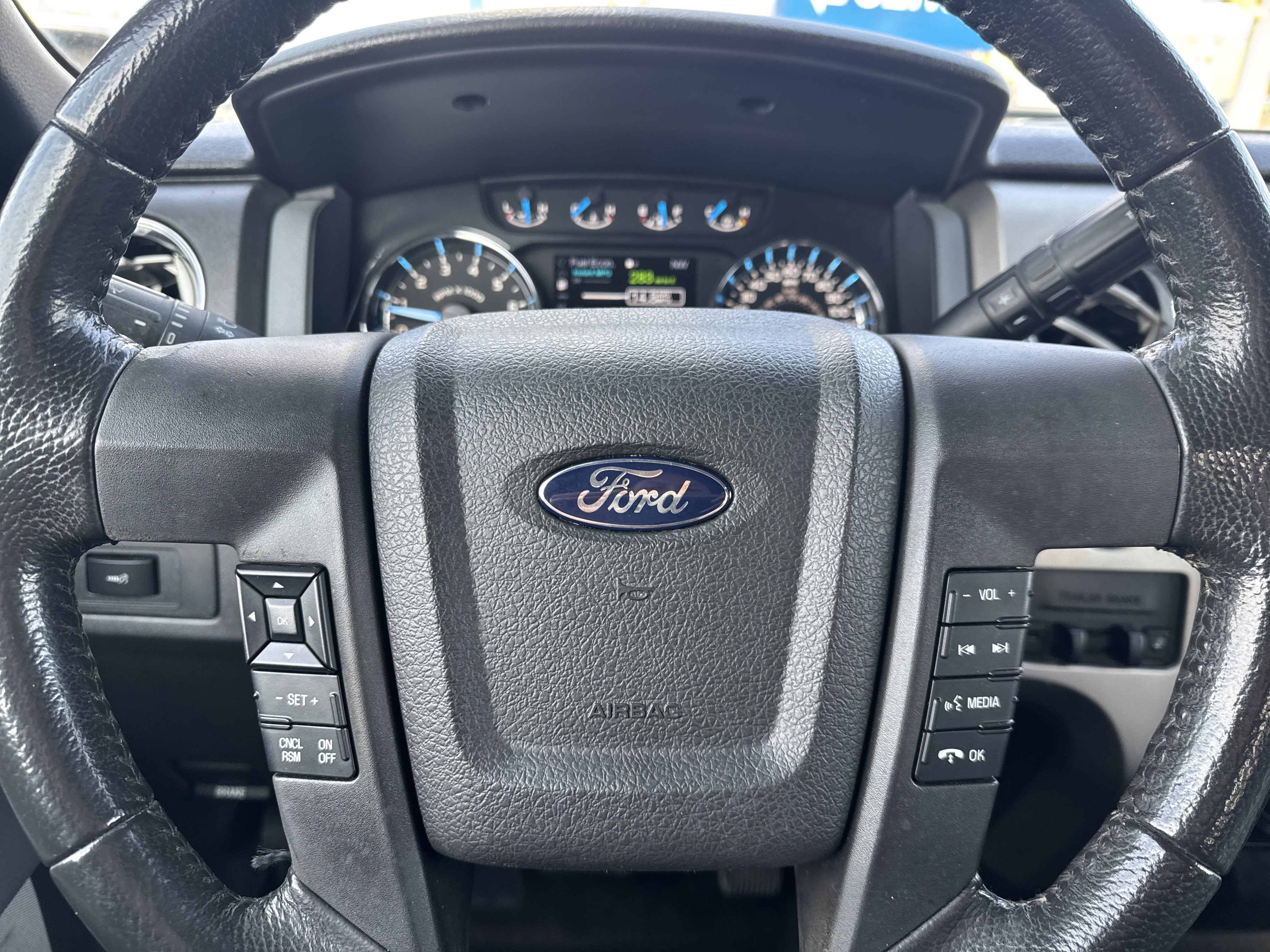 Used 2013 Ford F150 XLT w/ Luxury Equipment Group image 16
