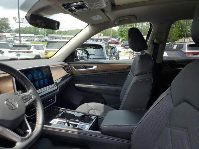Certified 2024 Volkswagen Atlas SE w/ Panoramic Sunroof Package FWD image 17