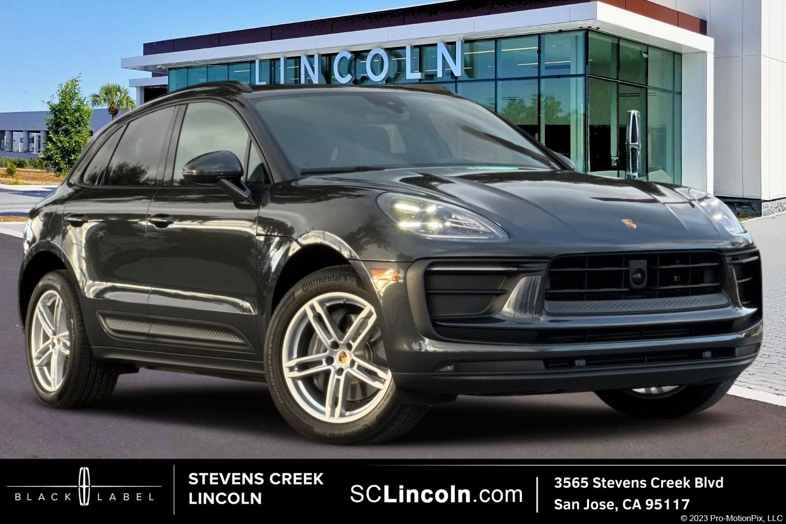 Used 2024 Porsche Macan image 1