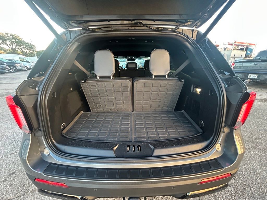 Used 2025 Ford Explorer ST-Line w/ Premium Package image 31