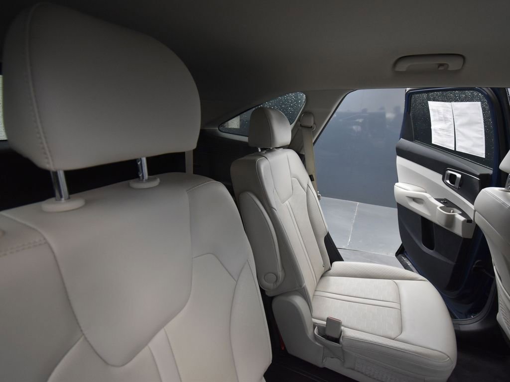 Used 2025 Kia Sorento EX image 18