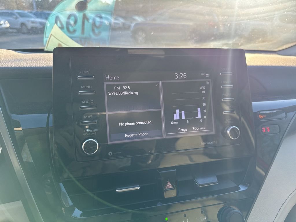 Used 2021 Toyota Camry LE image 4