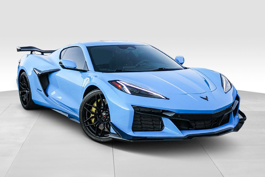 Used 2024 Chevrolet Corvette Z06 RWD image 2
