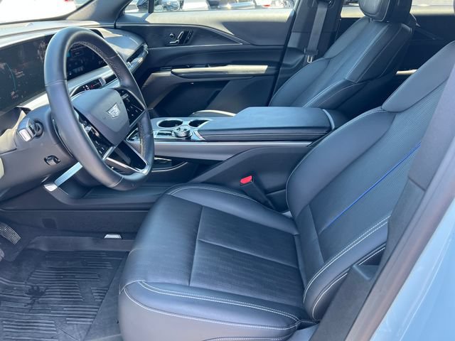 Used 2024 Cadillac Lyriq Luxury w/ LPO, Floor Liner Package AWD/4WD image 4