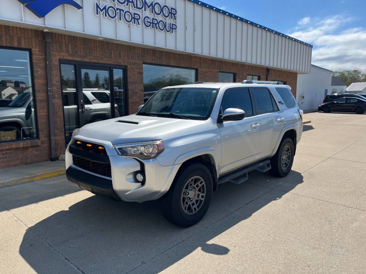 Used 2018 Toyota 4Runner TRD Off-Road w/ TRD Performance Package AWD/4WD image 12