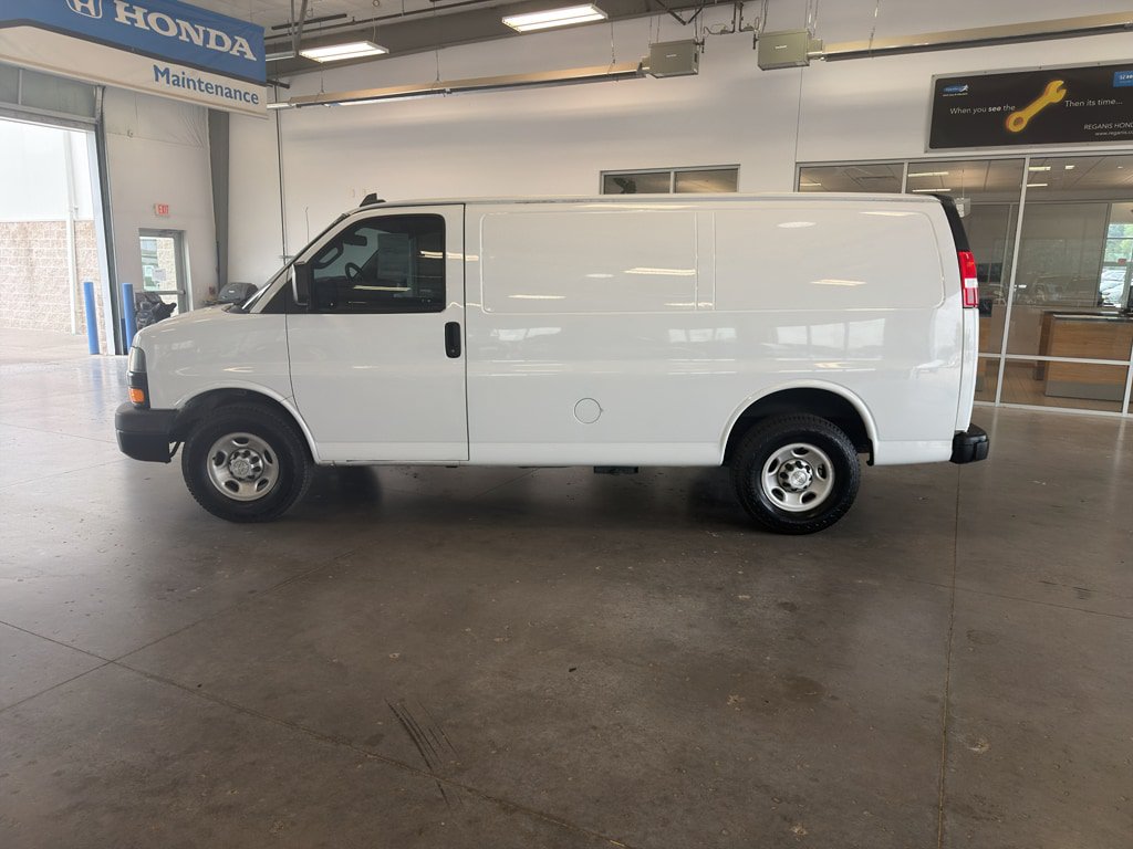 Used 2019 Chevrolet Express 2500 w/ Communications Package RWD image 2
