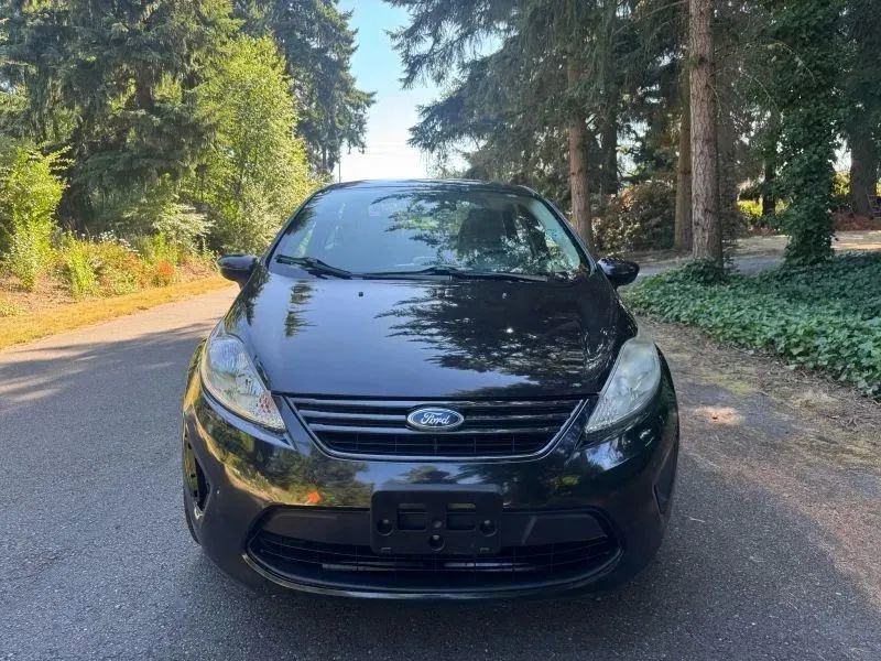 Used 2013 Ford Fiesta S w/ Convenience Pkg image 2