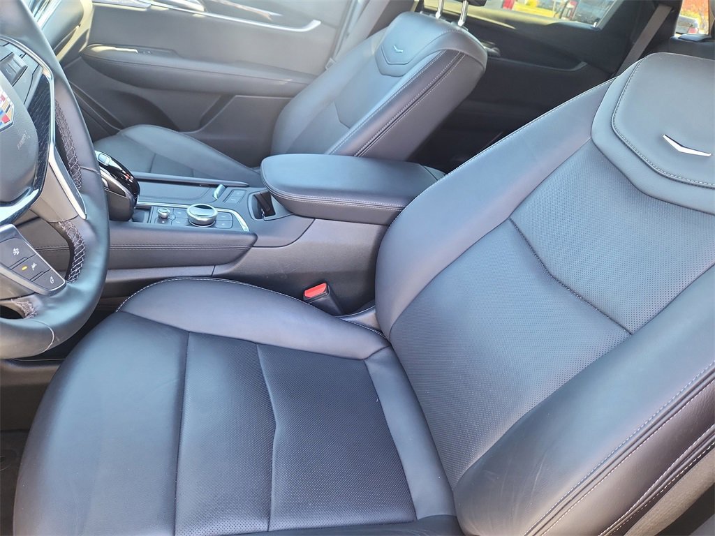 Certified 2025 Cadillac XT5 Premium Luxury image 8