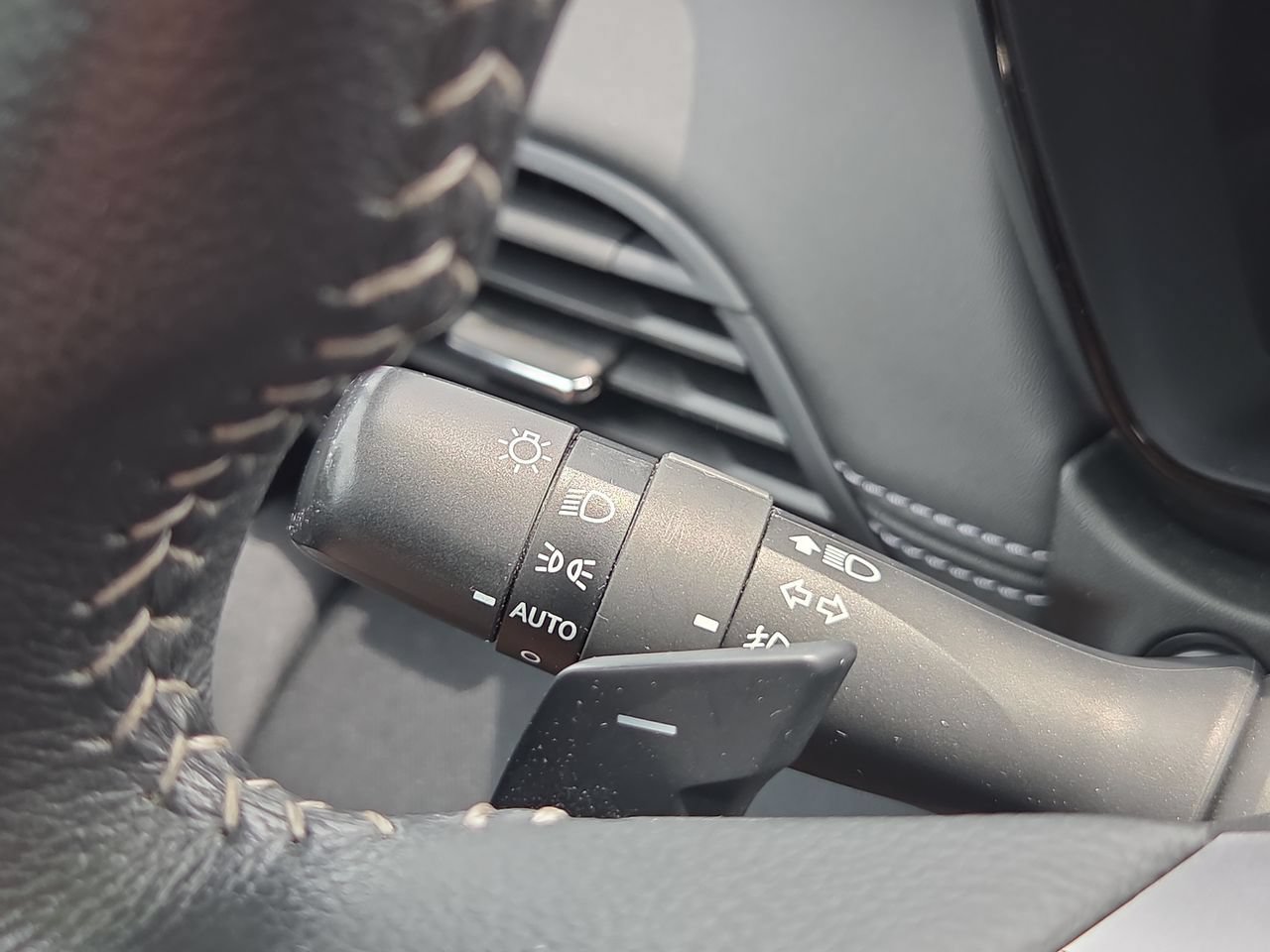 Certified 2025 Subaru Legacy Premium AWD/4WD image 31