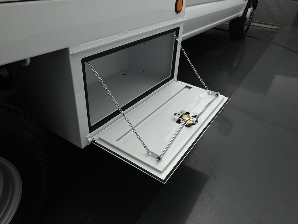 New 2026 Ford F350 XL w/ XL Chrome Package RWD image 23
