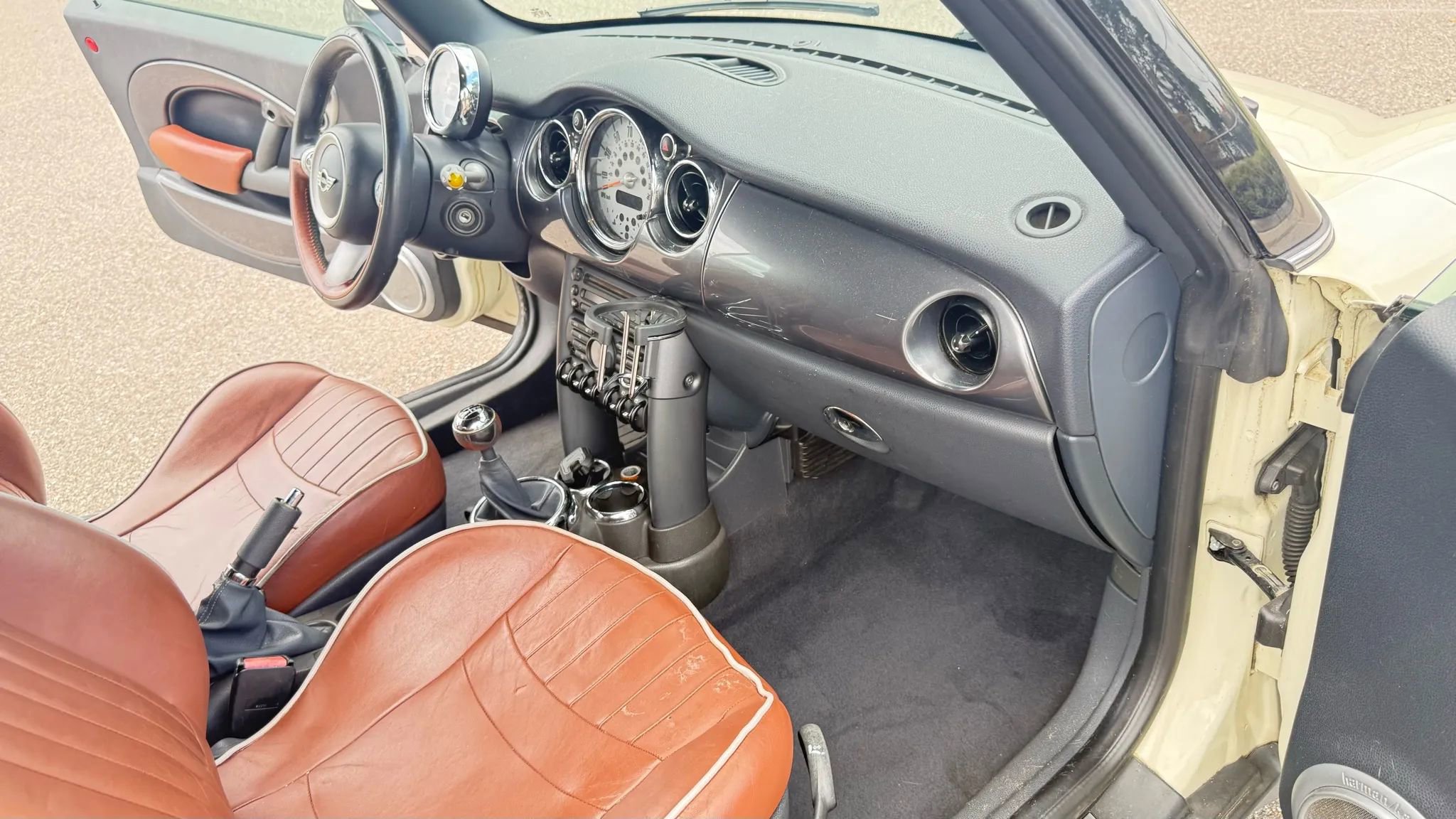 Used 2007 MINI Cooper Convertible FWD image 10