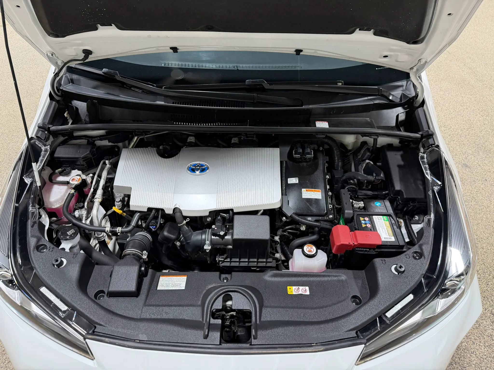Used 2022 Toyota Prius XLE AWD/4WD image 63