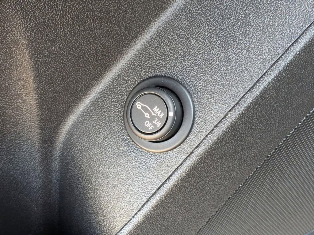 Used 2020 Chevrolet Equinox LT image 13