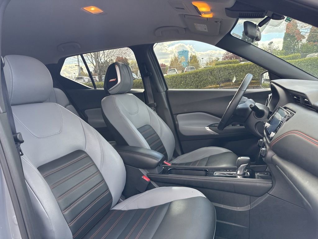 Used 2023 Nissan Kicks SR w/ SR Premium Package FWD image 23
