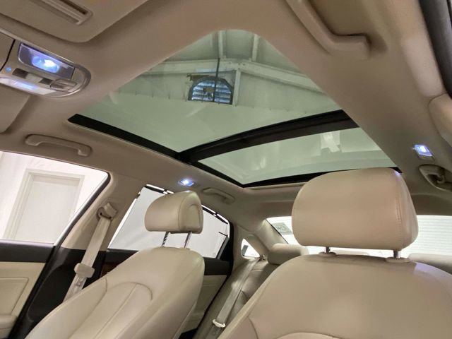 Used 2016 Hyundai Sonata Limited w/ Option Group 02 image 16