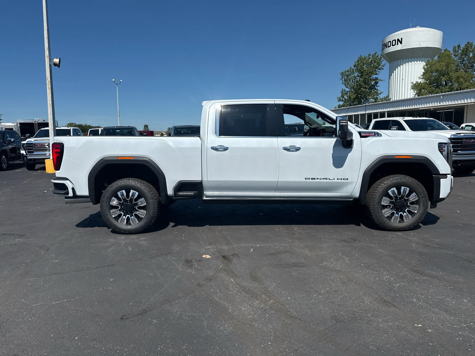 New 2026 GMC Sierra 3500 Denali w/ Denali Reserve Package AWD/4WD image 6