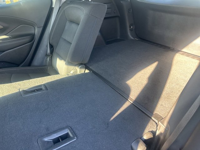Used 2024 GMC Terrain SLE image 29