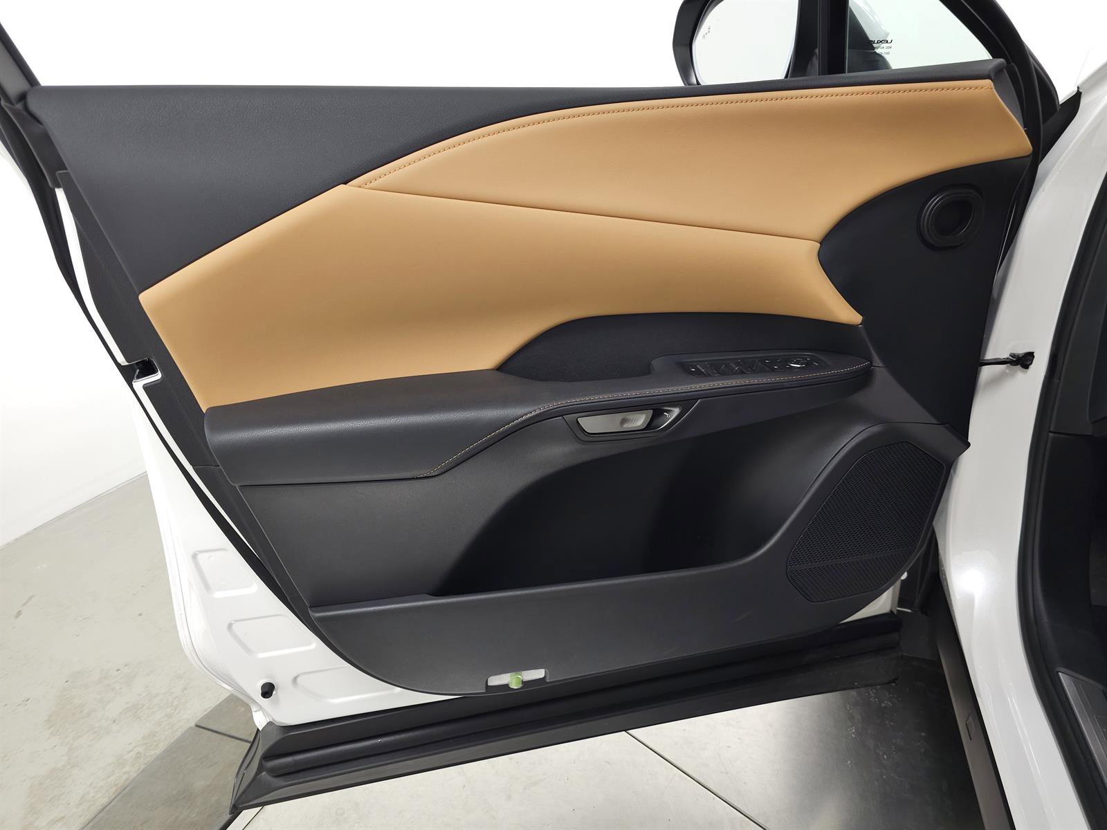 Used 2026 Lexus RX 350h w/ Convenience Package AWD/4WD image 16