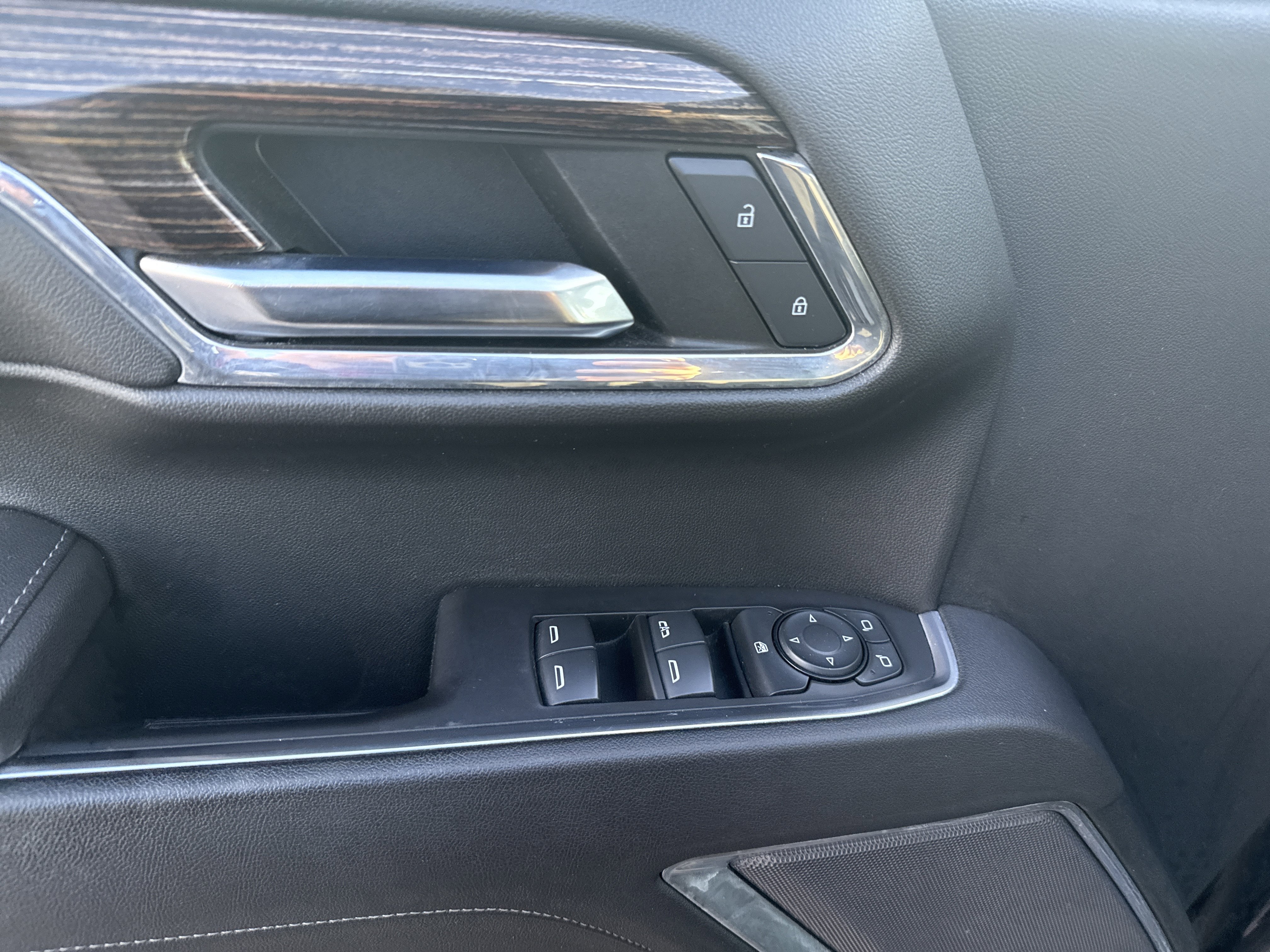 Used 2023 GMC Sierra 1500 Elevation image 17