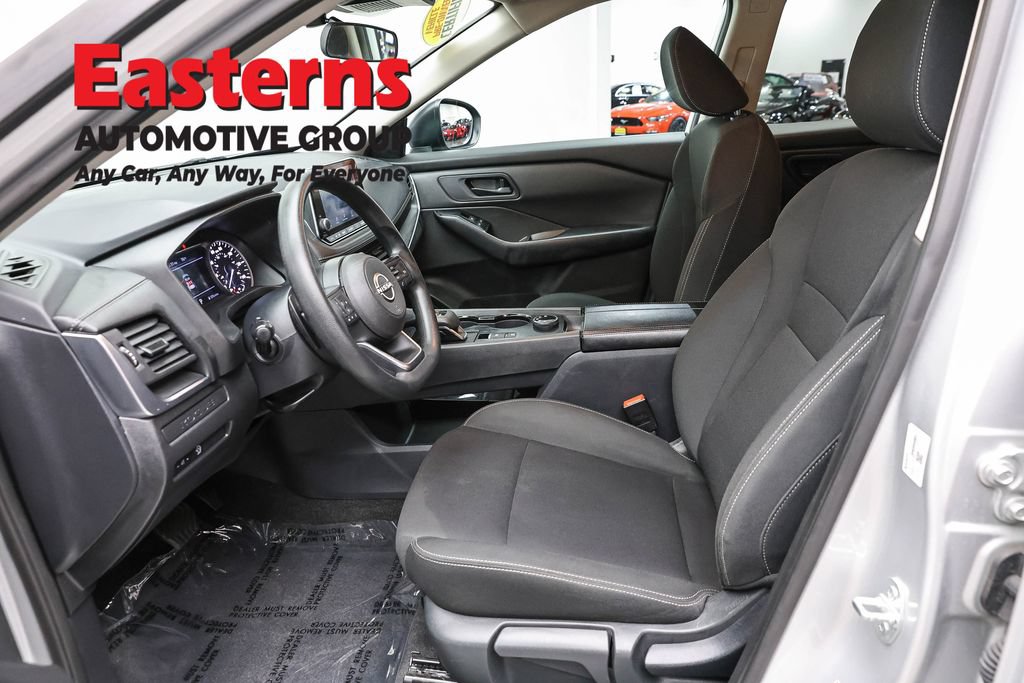Used 2024 Nissan Rogue S AWD/4WD image 14