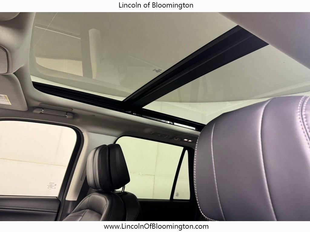 Certified 2025 Lincoln Navigator L Reserve AWD/4WD image 26