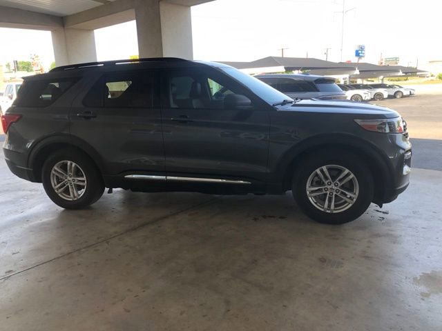 Used 2020 Ford Explorer XLT w/ Equipment Group 202A image 3