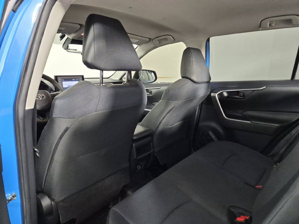Used 2019 Toyota RAV4 LE w/ All Weather Liner Package AWD/4WD image 31