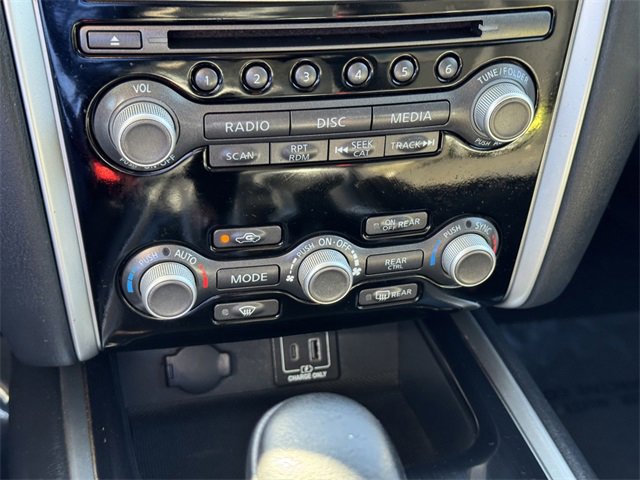 Used 2020 Nissan Pathfinder SV image 14