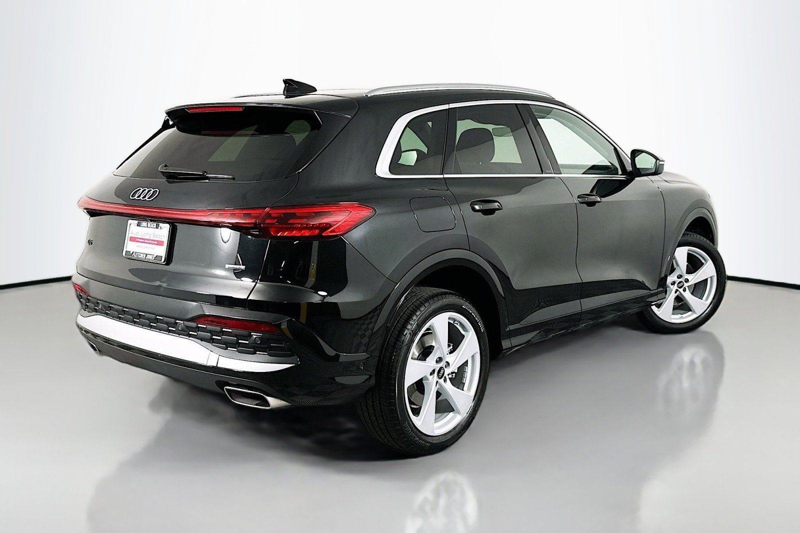 Used 2025 Audi Q5 Premium Plus w/ Premium Plus AWD/4WD image 14