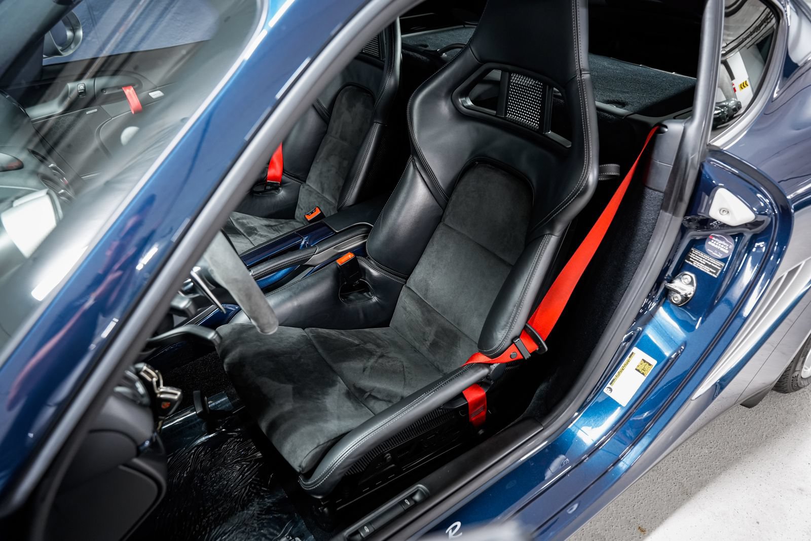Used 2012 Porsche Cayman R RWD image 18