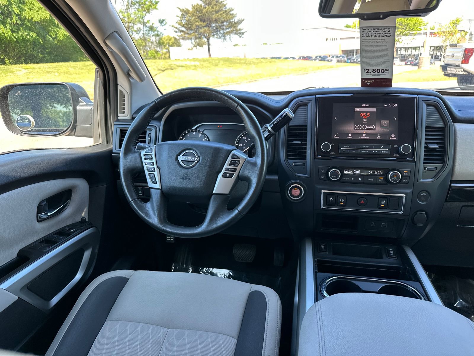 Used 2024 Nissan Titan SV w/ SV Convenience Package image 20