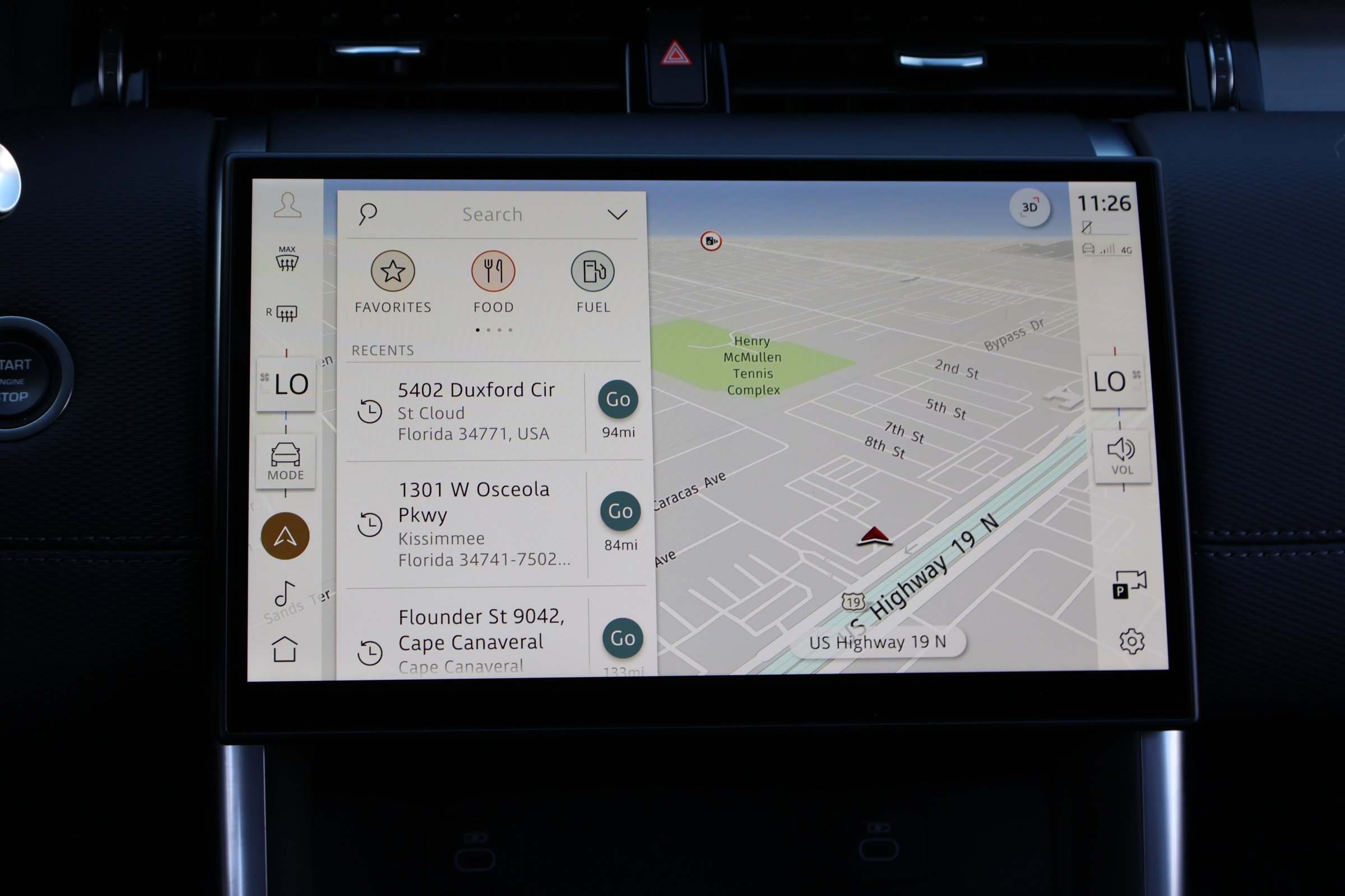 Used 2024 Land Rover Discovery Sport Dynamic SE image 3