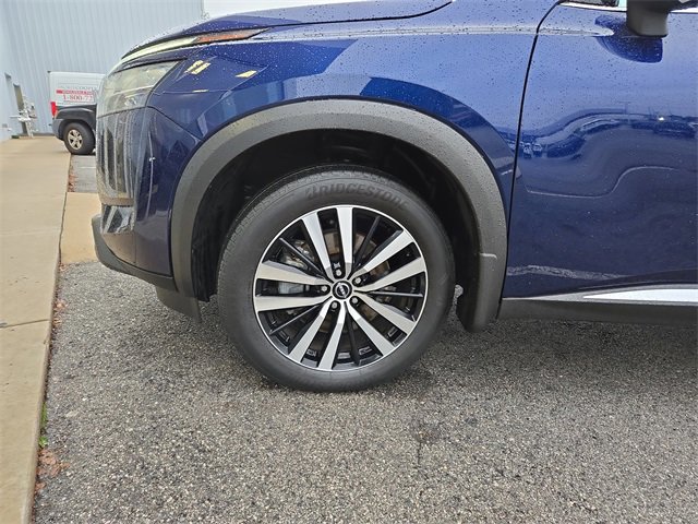Certified 2024 Nissan Pathfinder Platinum w/ Cargo Package image 38