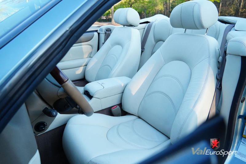Used 2003 Jaguar XK8 Convertible image 19