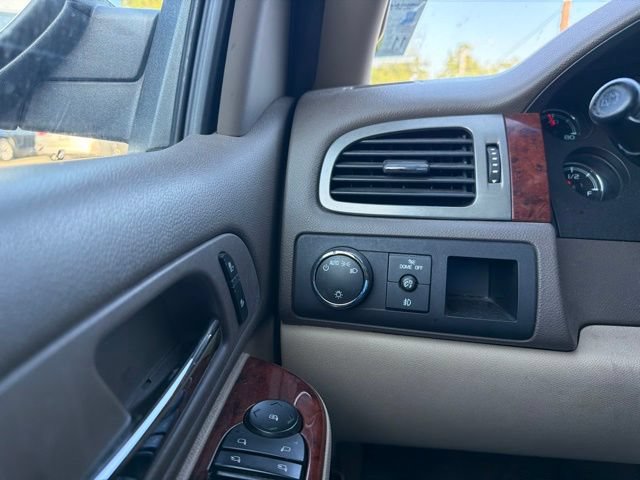 Used 2012 Chevrolet Suburban LT w/ Texas Edition RWD image 11