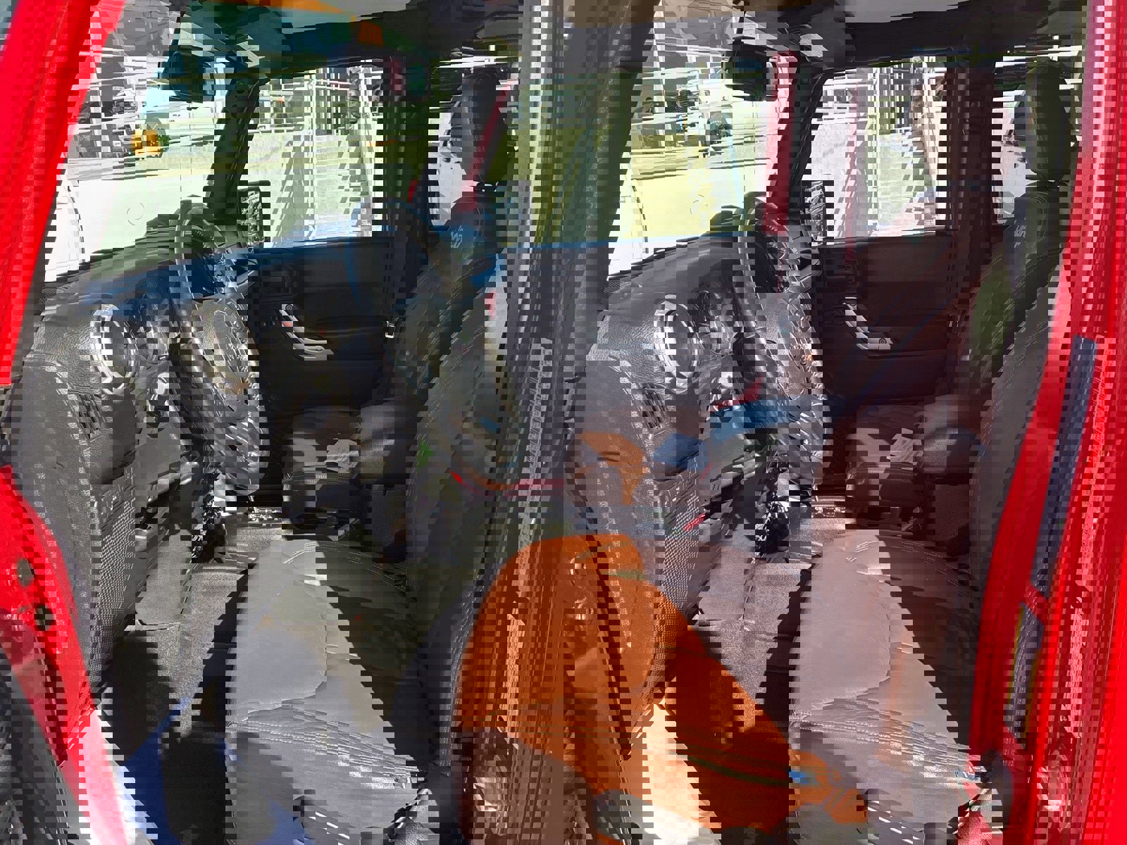 Used 2018 Jeep Wrangler Unlimited Rubicon w/ Connectivity Group image 15