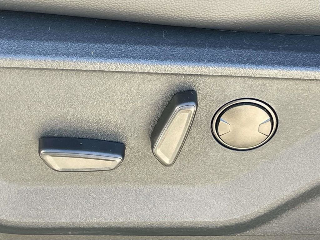 New 2026 Ford F350 Lariat w/ Black Appearance Package image 14