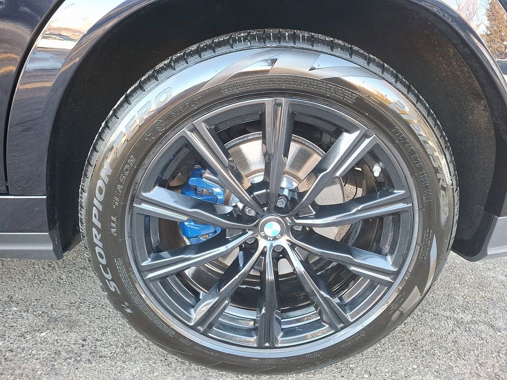 Certified 2024 BMW X6 xDrive40i w/ Premium Package image 6