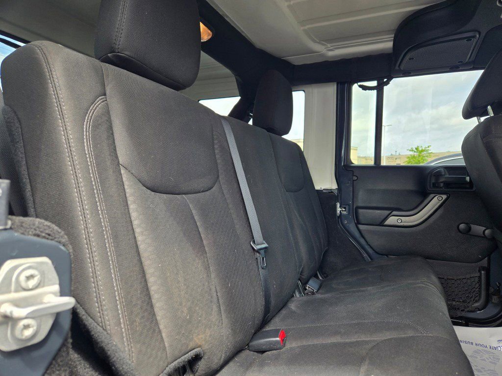 Used 2017 Jeep Wrangler Unlimited Willys image 8