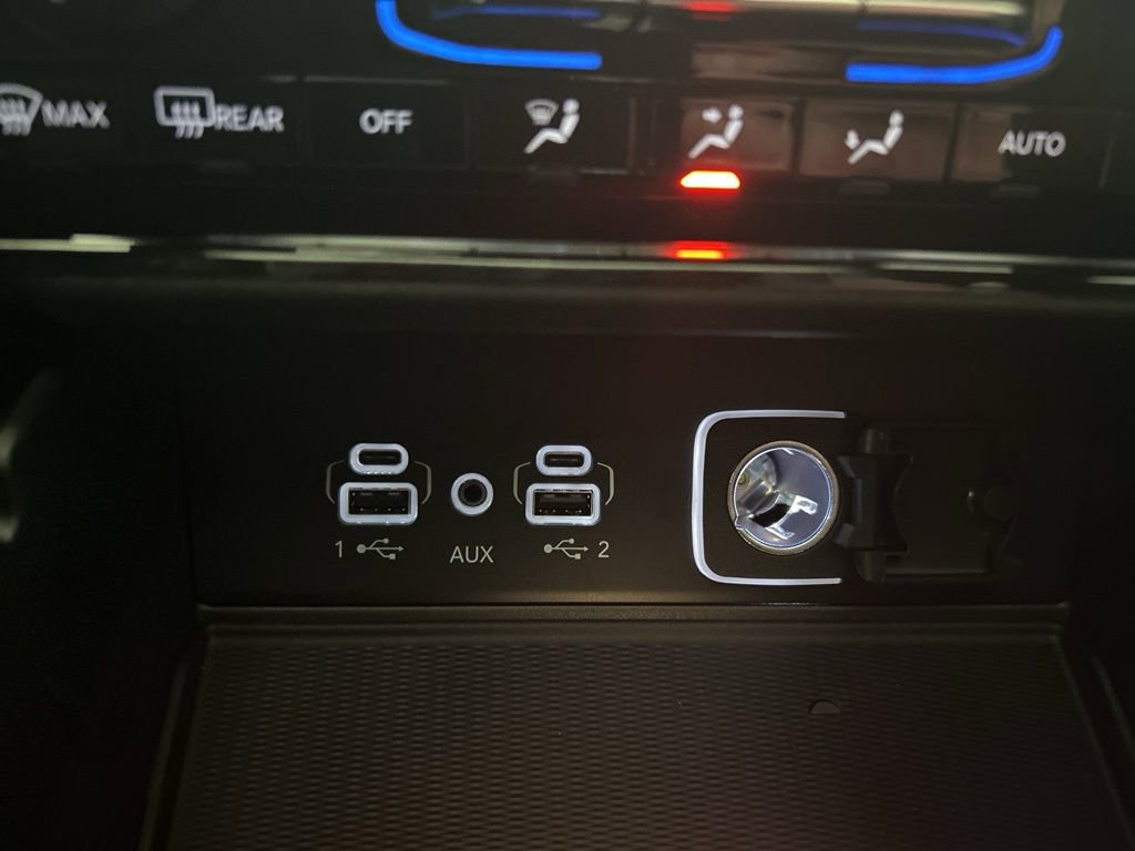 New 2025 Jeep Grand Cherokee Altitude AWD/4WD image 41