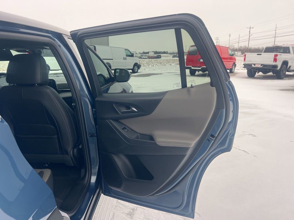 New 2026 Chevrolet Equinox LT w/ Convenience Package II image 31