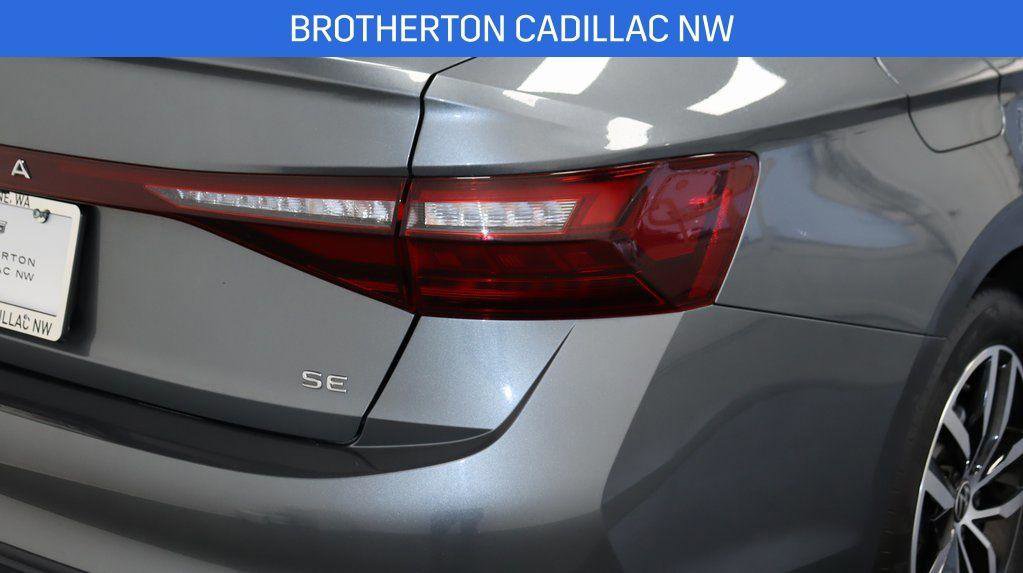 Used 2025 Volkswagen Jetta SE image 13