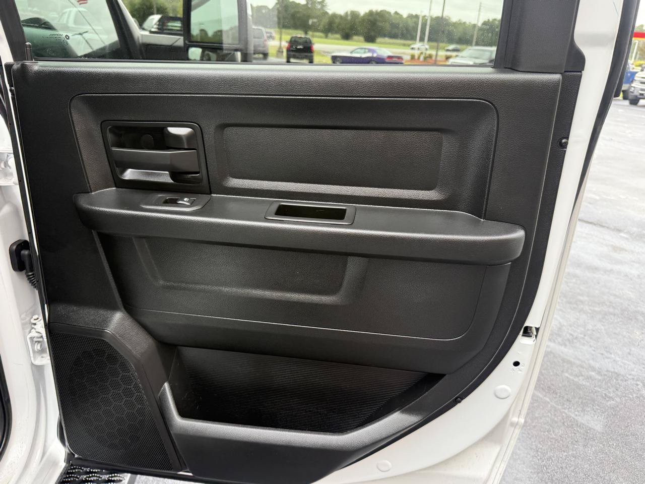 Used 2025 RAM 3500 Tradesman w/ Chrome Appearance Group AWD/4WD image 16