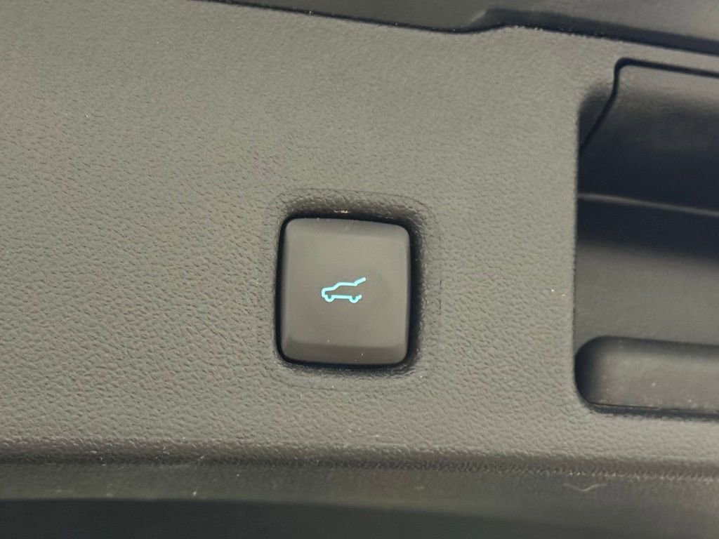 Used 2022 Ford Escape SEL w/ Equipment Group 302A image 28