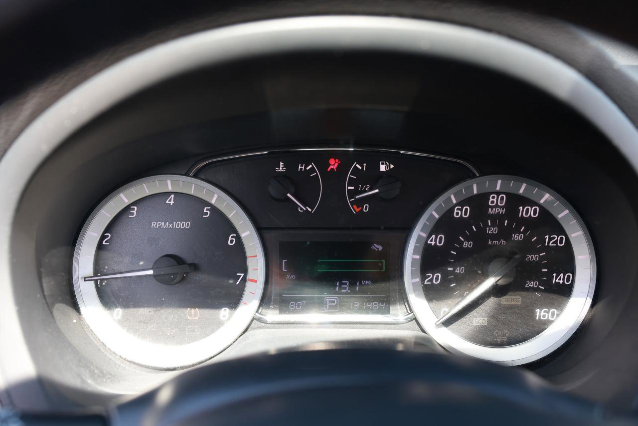 Used 2013 Nissan Sentra SL w/ Leather Pkg FWD image 28