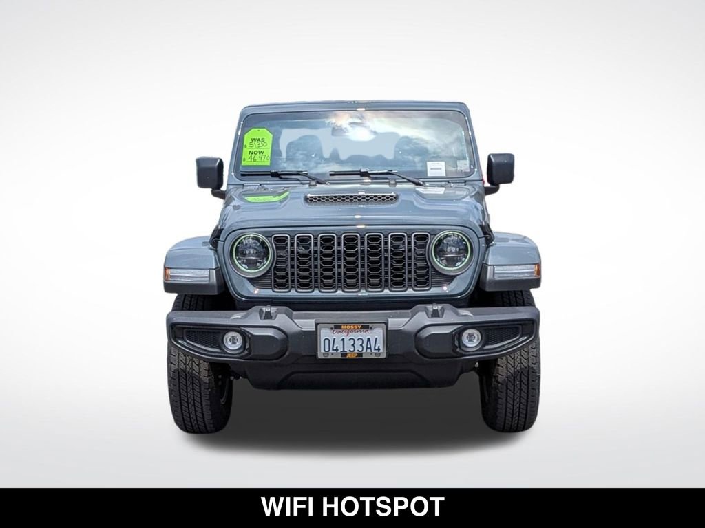 Used 2026 Jeep Gladiator Sport AWD/4WD image 3