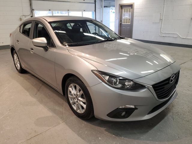 Used 2016 MAZDA MAZDA3 i Touring w/ Popular Equipment Package FWD image 8