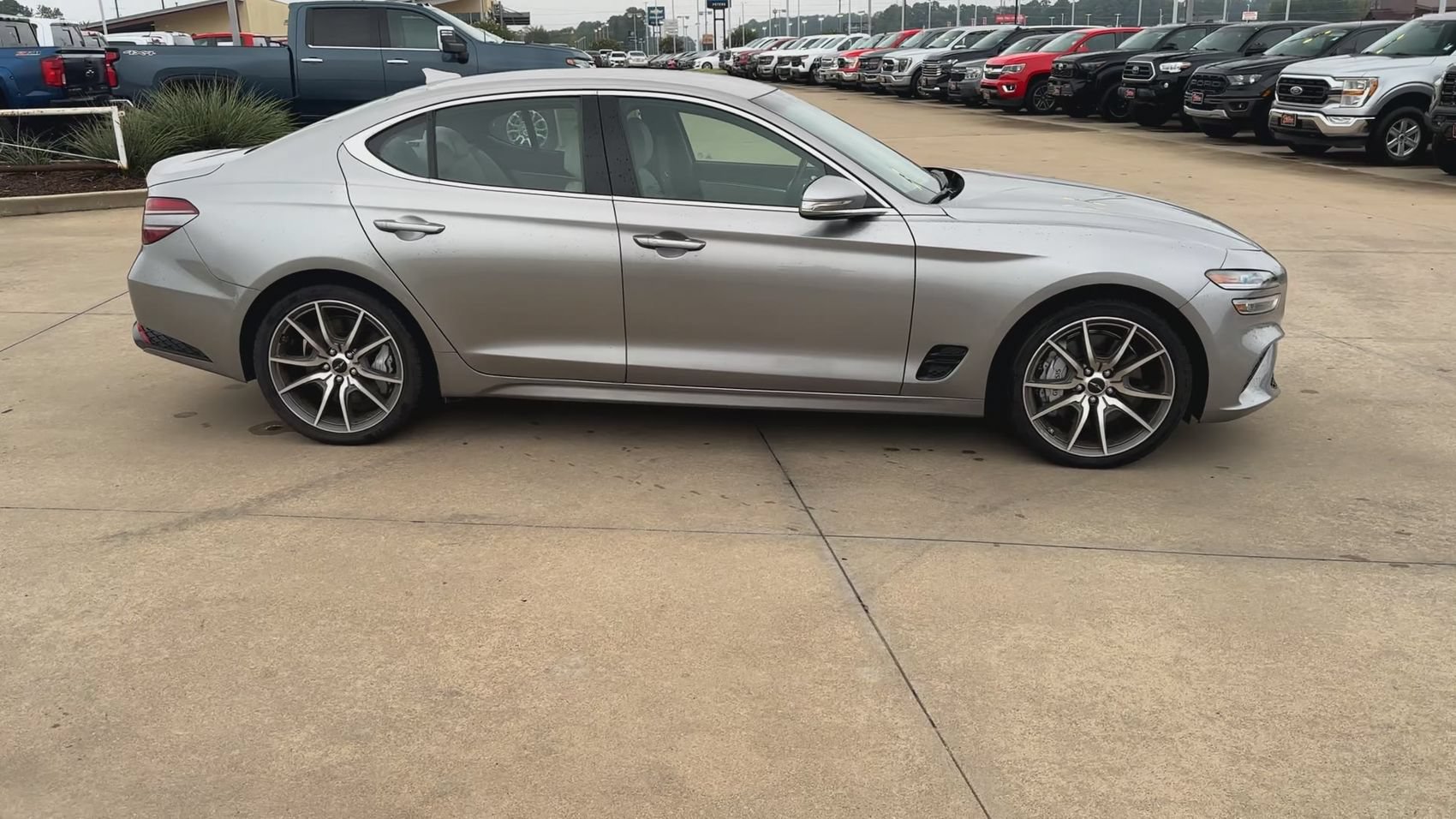 Used 2024 Genesis G70 2.5T RWD image 9